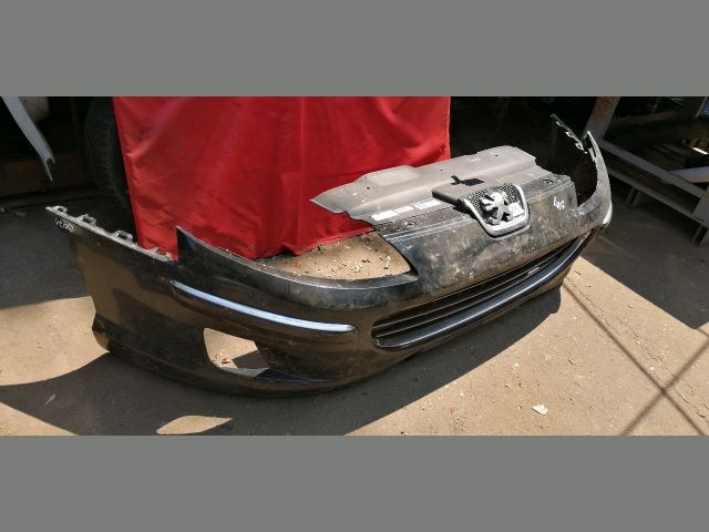 bontott PEUGEOT 407 Első Lökhárító (Részeivel)