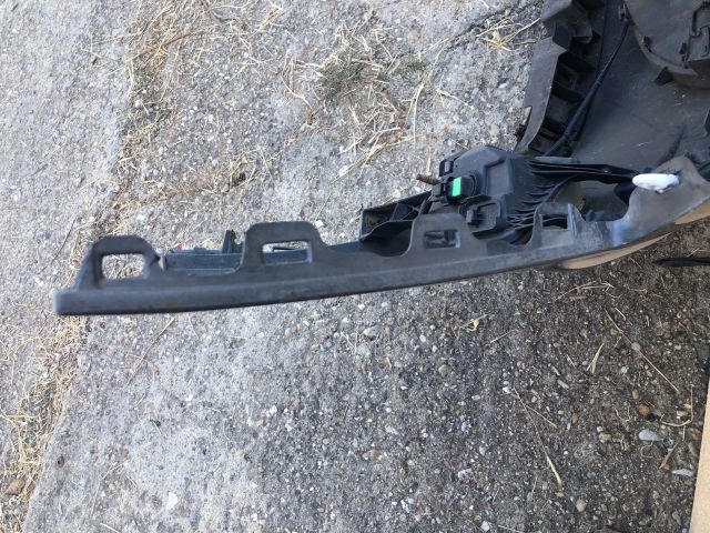 bontott PEUGEOT 407 Első Lökhárító (Részeivel)