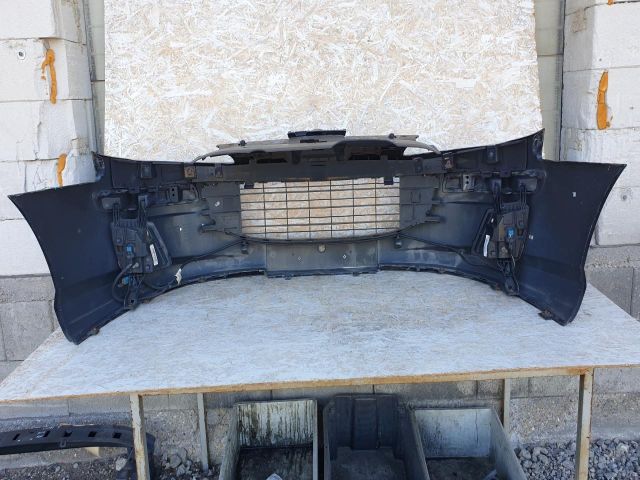 bontott PEUGEOT 407 Első Lökhárító (Részeivel)