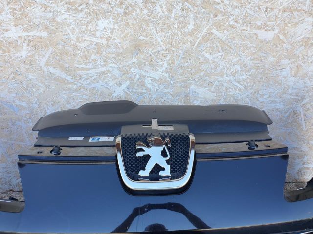 bontott PEUGEOT 407 Első Lökhárító (Részeivel)