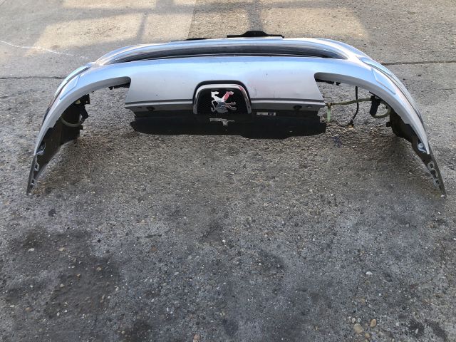 bontott PEUGEOT 407 Első Lökhárító (Részeivel)