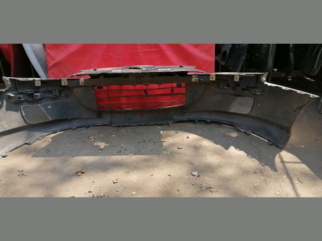 bontott PEUGEOT 407 Első Lökhárító (Részeivel)