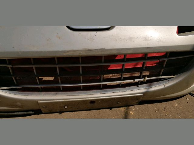 bontott PEUGEOT 407 Első Lökhárító (Részeivel)