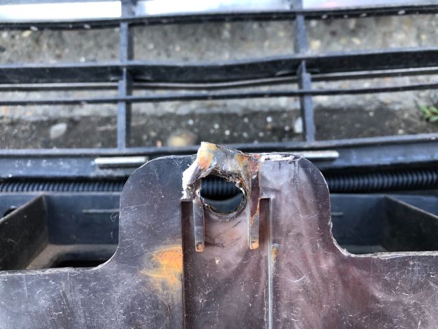 bontott PEUGEOT 407 Első Lökhárító (Részeivel)