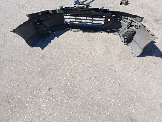 bontott PEUGEOT 407 Első Lökhárító (Üresen)