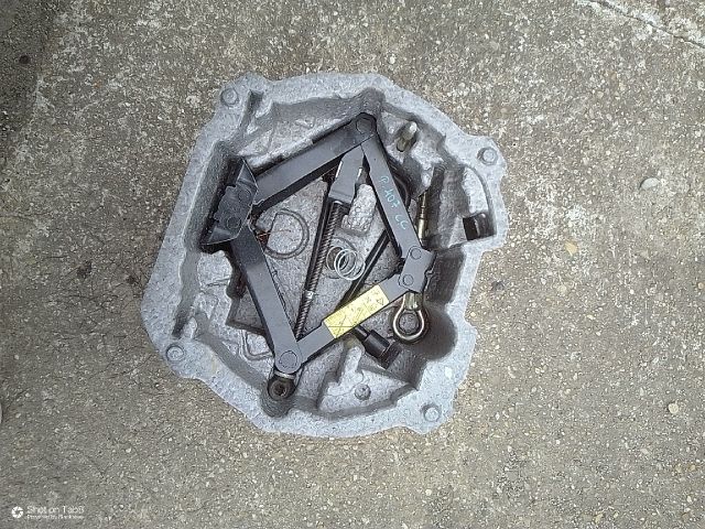 bontott PEUGEOT 407 Emelő