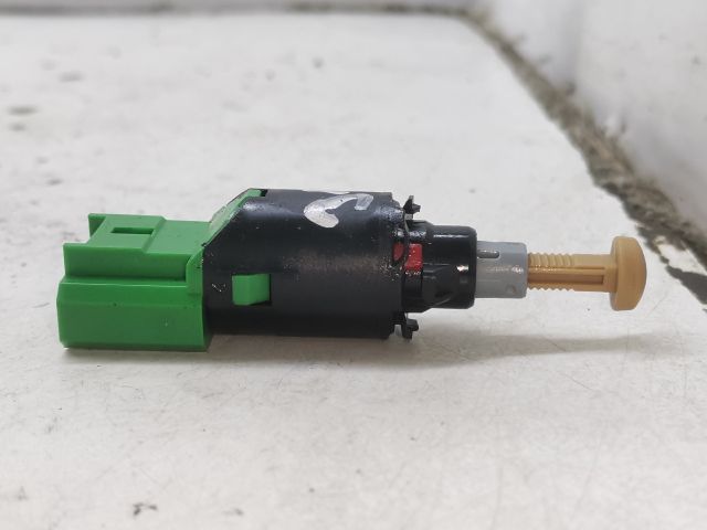 bontott PEUGEOT 407 Fék Pedál Kapcsoló