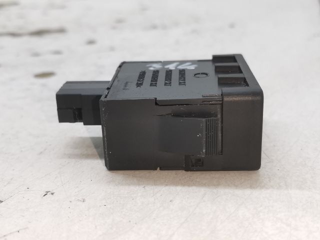 bontott PEUGEOT 407 Fényszórómagasság Állító Kapcsoló