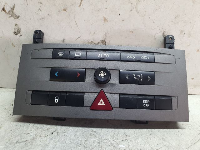 bontott PEUGEOT 407 Fűtéskapcsoló (digit klímás)