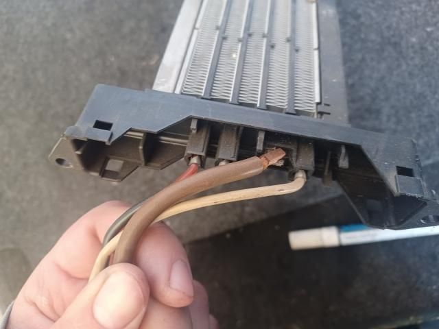 bontott PEUGEOT 407 Fűtőradiátor (Elektromos)