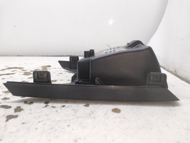 bontott PEUGEOT 407 Hátsó Hamutartó