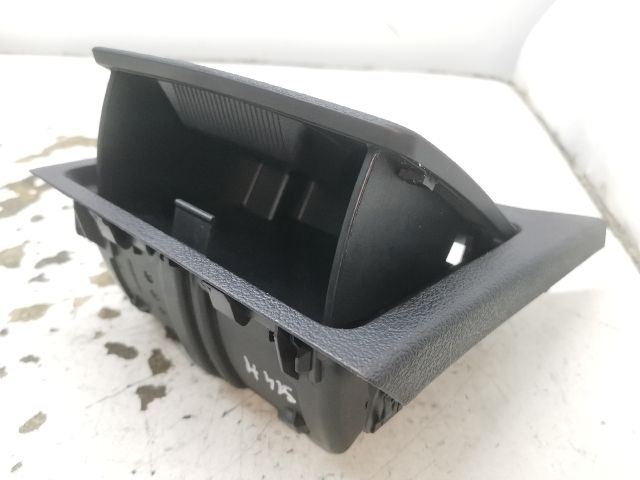 bontott PEUGEOT 407 Hátsó Hamutartó