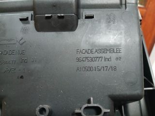 bontott PEUGEOT 407 Hátsó Hamutartó