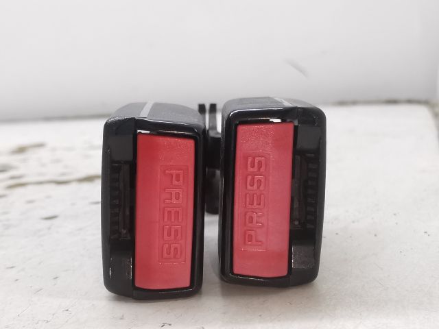 bontott PEUGEOT 407 Hátsó középső Biztonsági Öv Csat