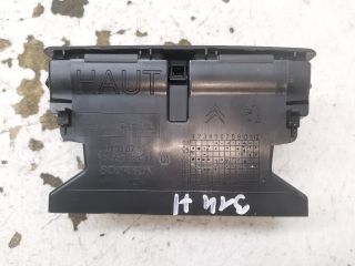 bontott PEUGEOT 407 Hátsó középső Szellőző