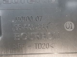 bontott PEUGEOT 407 Hátsó középső Szellőző