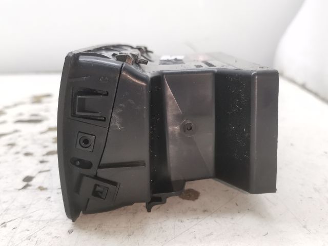 bontott PEUGEOT 407 Hátsó középső Szellőző