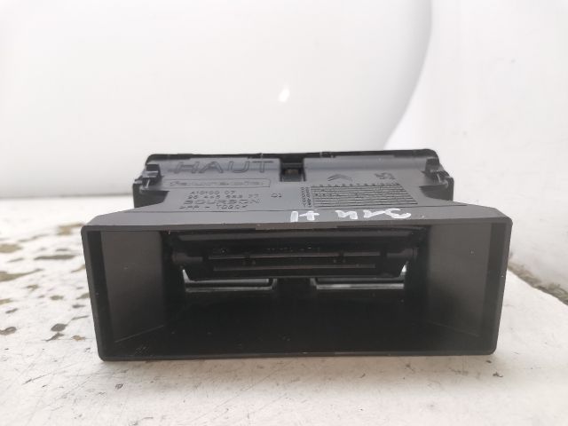 bontott PEUGEOT 407 Hátsó középső Szellőző