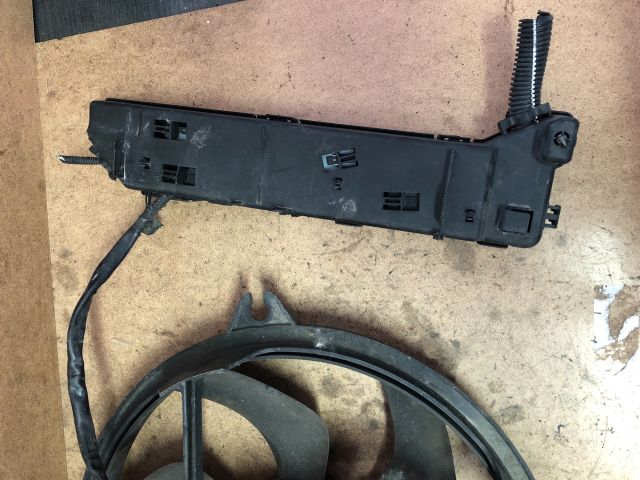 bontott PEUGEOT 407 Hűtőventilátor Motor