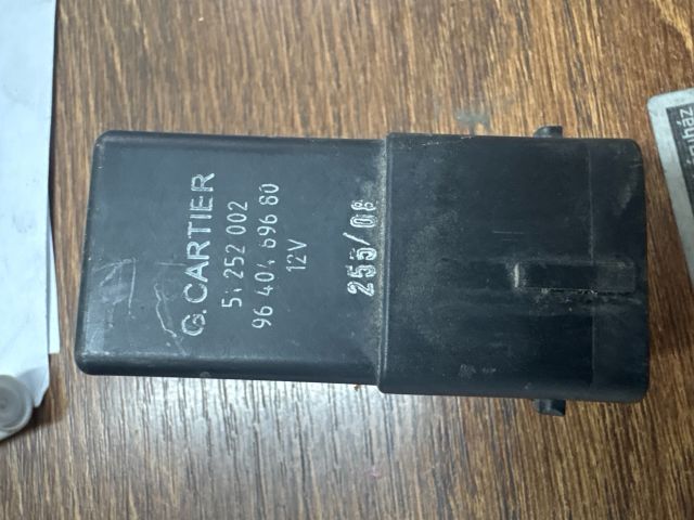 bontott PEUGEOT 407 Izzító Relé