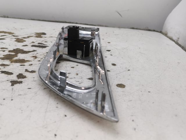 bontott PEUGEOT 407 Jobb első Ablakemelő Kapcsoló