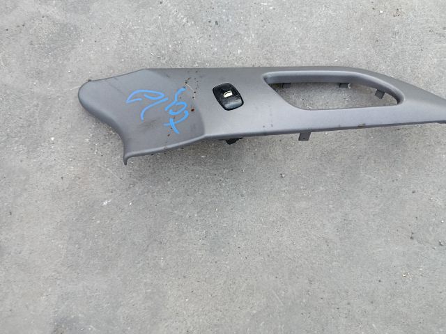 bontott PEUGEOT 407 Jobb első Ablakemelő Kapcsoló