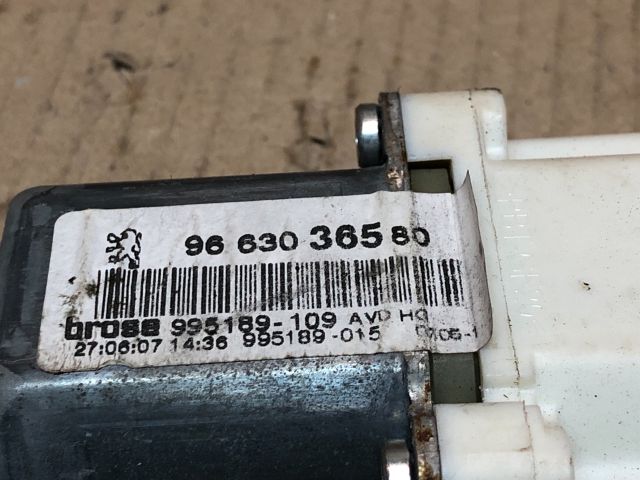 bontott PEUGEOT 407 Jobb első Ablakemelő Motor