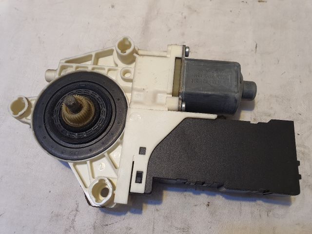 bontott PEUGEOT 407 Jobb első Ablakemelő Motor