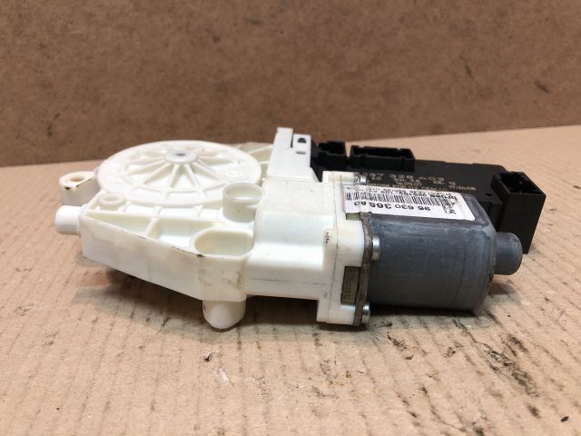 bontott PEUGEOT 407 Jobb első Ablakemelő Motor