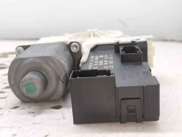 bontott PEUGEOT 407 Jobb első Ablakemelő Motor