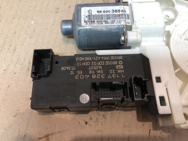 bontott PEUGEOT 407 Jobb első Ablakemelő Motor