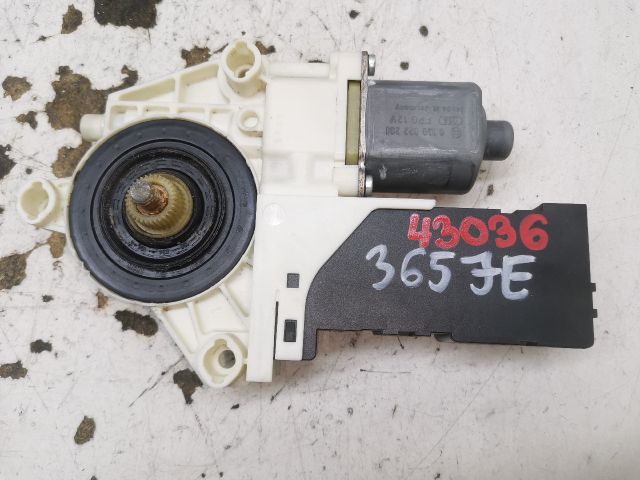 bontott PEUGEOT 407 Jobb első Ablakemelő Motor