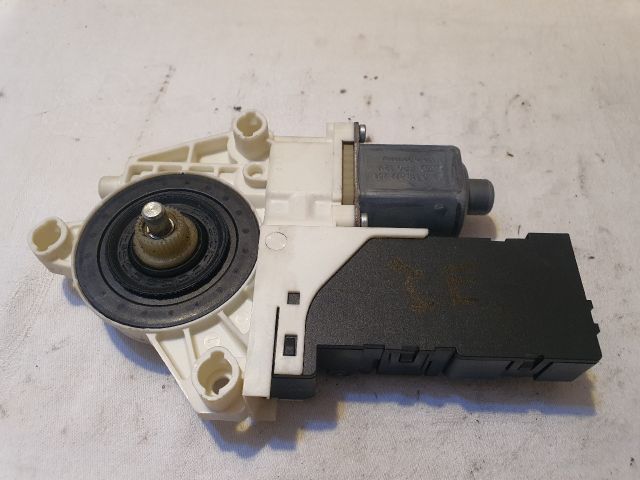 bontott PEUGEOT 407 Jobb első Ablakemelő Motor