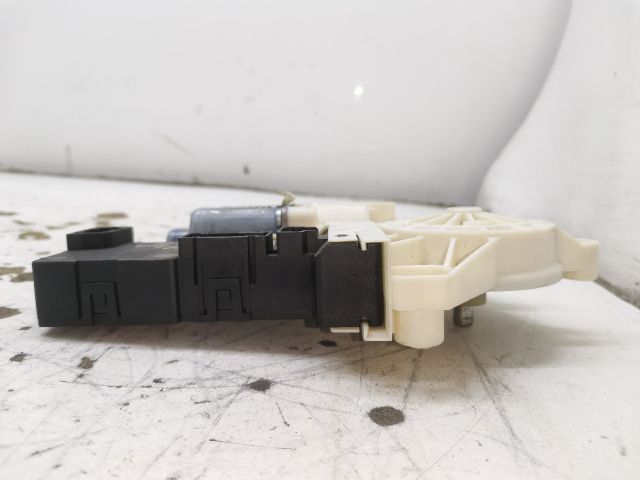 bontott PEUGEOT 407 Jobb első Ablakemelő Motor