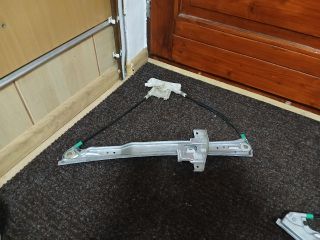 bontott PEUGEOT 407 Jobb első Ablakemelő Szerkezet (Elektromos)