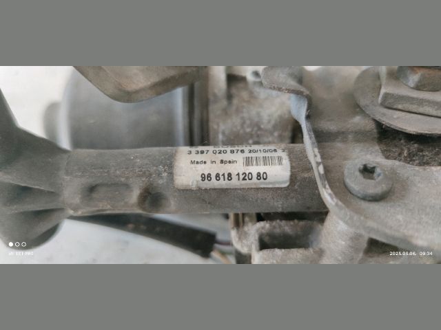 bontott PEUGEOT 407 Jobb első Ablaktörlő Motor