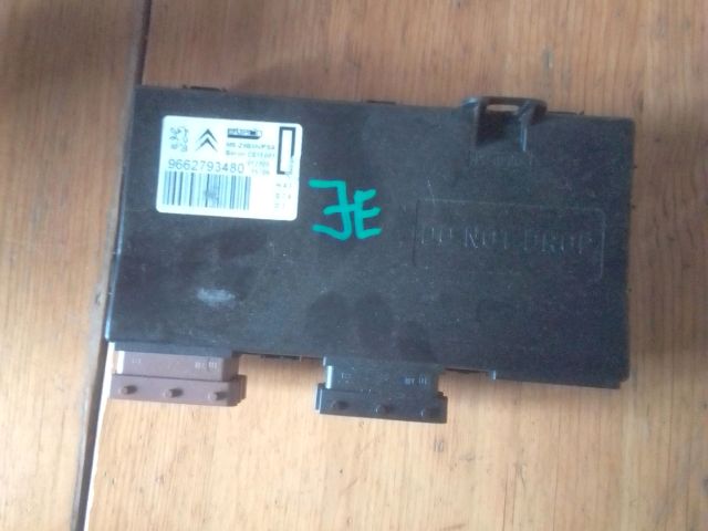 bontott PEUGEOT 407 Jobb első Ajtó Vezérlőegység