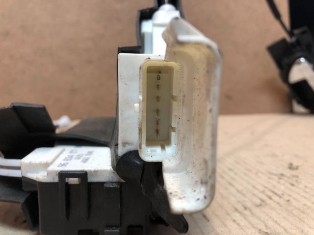 bontott PEUGEOT 407 Jobb első Ajtózár