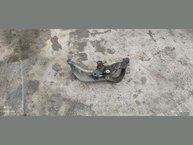 bontott PEUGEOT 407 Jobb első Futómű Kitámasztó