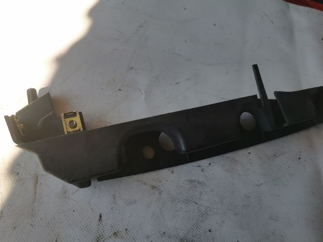 bontott PEUGEOT 407 Jobb első Lökhárító Tartó (Műanyag)