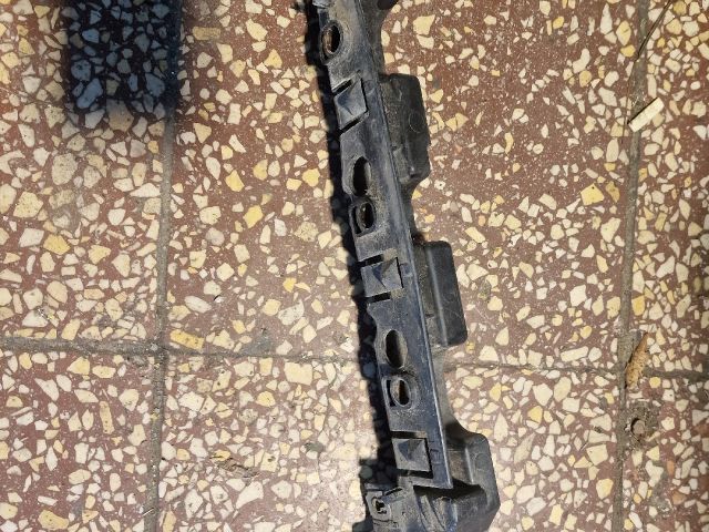 bontott PEUGEOT 407 Jobb első Oldal Lökhárító Tartó (Műanyag)