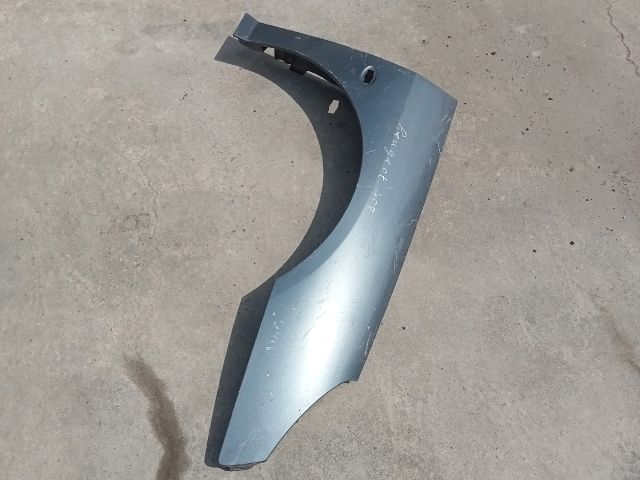 bontott PEUGEOT 407 Jobb első Sárvédő