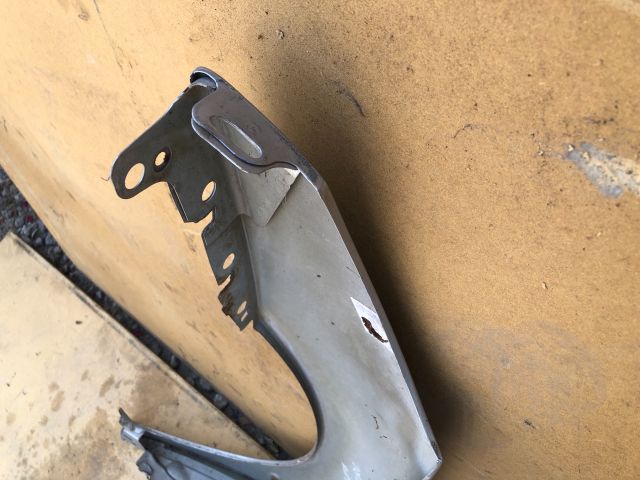 bontott PEUGEOT 407 Jobb első Sárvédő