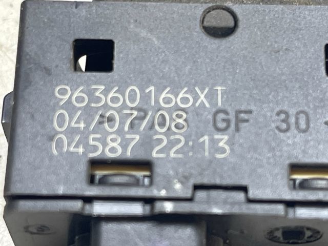 bontott PEUGEOT 407 Jobb hátsó Ablakemelő Kapcsoló