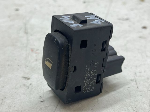 bontott PEUGEOT 407 Jobb hátsó Ablakemelő Kapcsoló