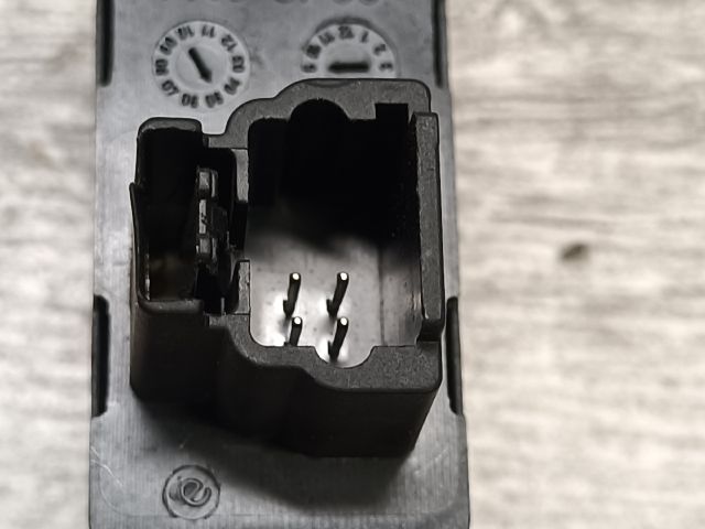 bontott PEUGEOT 407 Jobb hátsó Ablakemelő Kapcsoló