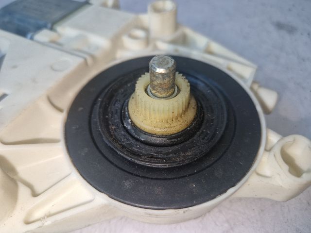 bontott PEUGEOT 407 Jobb hátsó Ablakemelő Motor