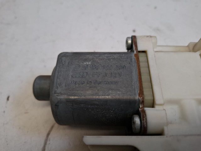 bontott PEUGEOT 407 Jobb hátsó Ablakemelő Motor