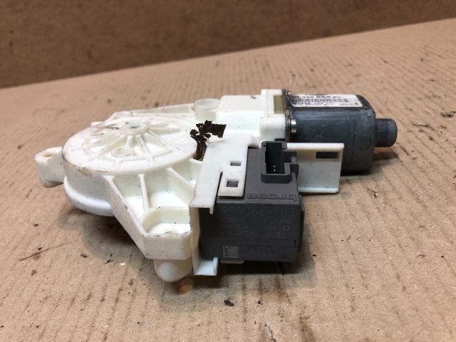 bontott PEUGEOT 407 Jobb hátsó Ablakemelő Motor