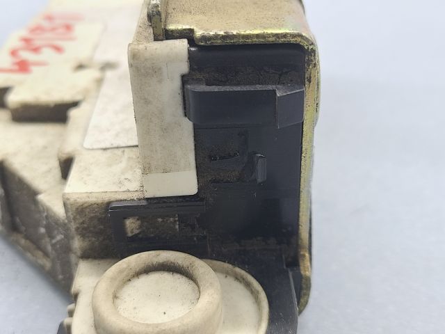 bontott PEUGEOT 407 Jobb hátsó Ajtózár